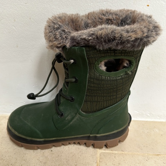 Bogs Arcata winter boot youth size 2 boys - Picture 8 of 8
